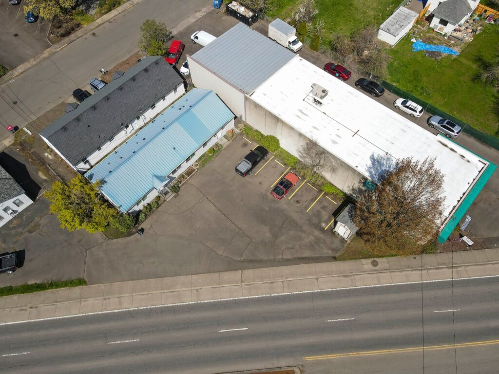 Arial view of Wilson's Carpet One building